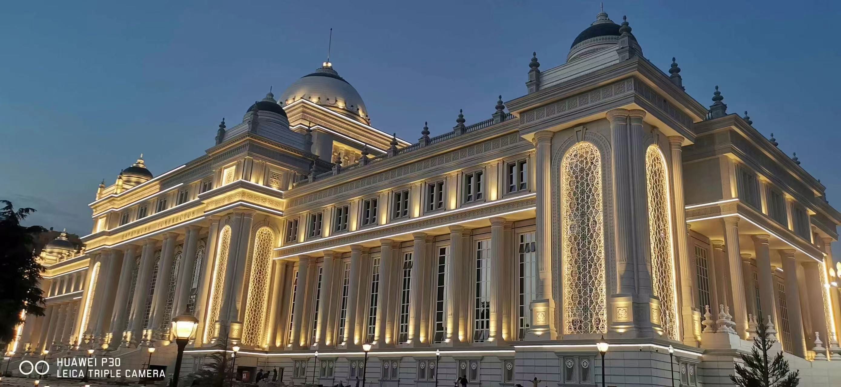 Konferenču ēka Tadžikistānā (2)